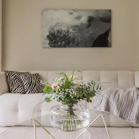 Aurora Modern Aparment